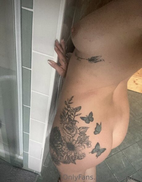 Photo nue de fuite OnlyFans de Lena Johanna