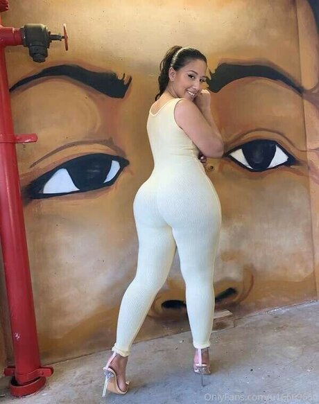 Naken lekkede OnlyFans-bilde av Jenbrasil