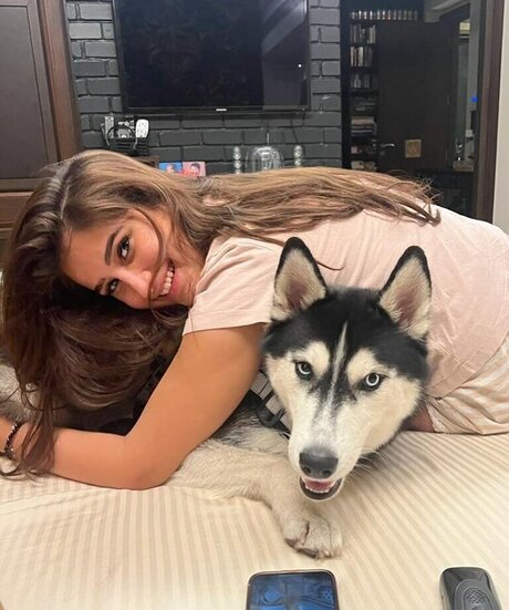 Обнаженная фотография утечки OnlyFans от Rasha Thadani