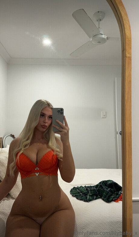 Naakte gelekte OnlyFans-foto van Lilybabyx