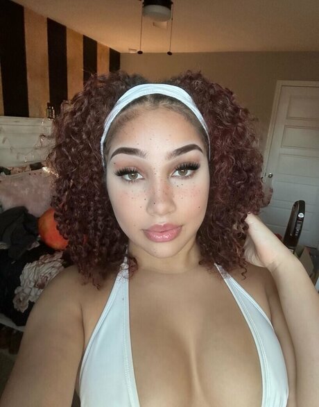 Nahá fotka uniklých OnlyFans od Hazelsent