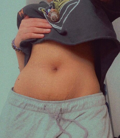 Taigavs OnlyFansリークヌード写真