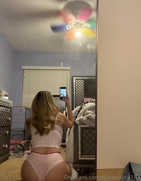 Naken lekkede OnlyFans-bilde av Applesaucy101
