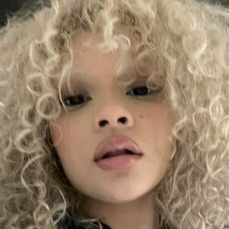 Alasti lekkinud OnlyFans-i pilt Bossymfka