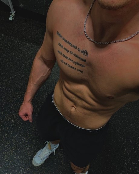 Nacktes geleaktes OnlyFans-Foto von Lake Scott