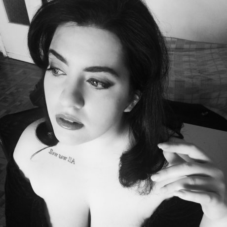 Naakte gelekte OnlyFans-foto van Vivienne