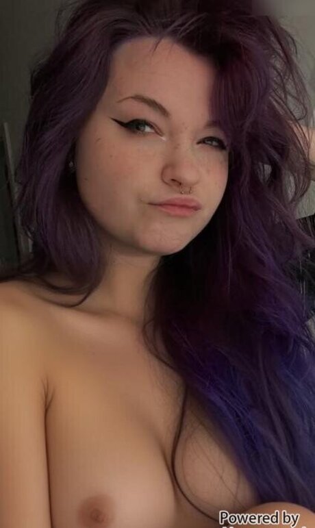 Photo nue de fuite OnlyFans de Lena Vanille