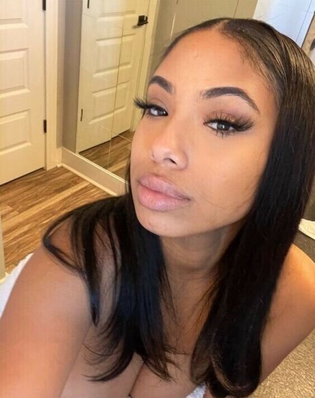 Nacktes geleaktes OnlyFans-Foto von Ayishamia