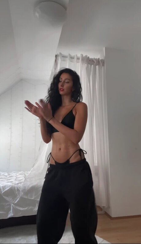 Nahá fotka uniklých OnlyFans od Larafina