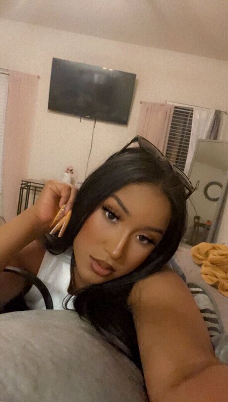 Обнаженная фотография утечки OnlyFans от Lulh0neydip