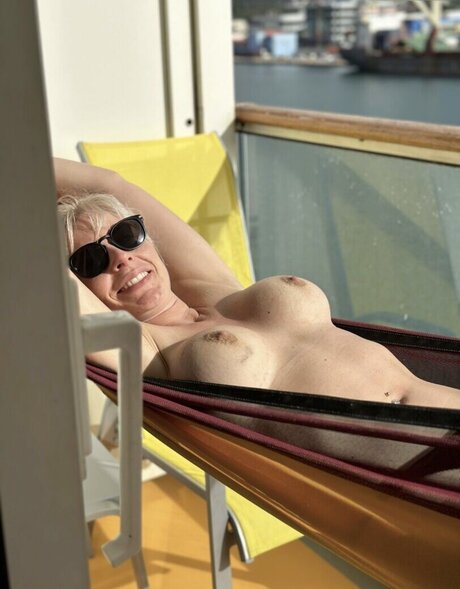 Nacktes geleaktes OnlyFans-Foto von Sarahseven