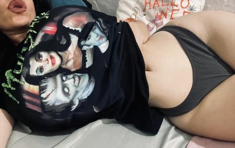 Alasti lekkinud OnlyFans-i pilt Castizavixens