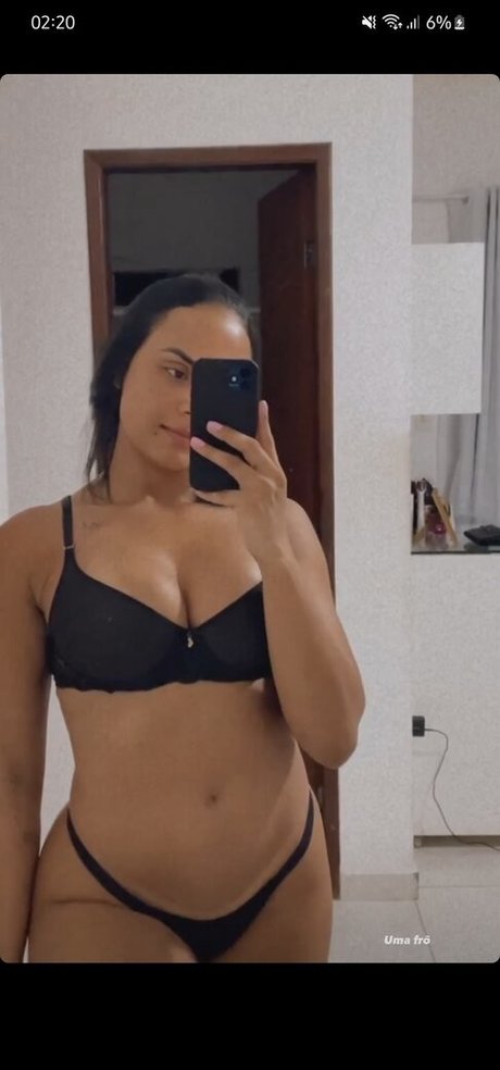 Alasti lekkinud OnlyFans-i pilt Tais Iscariotes