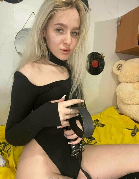 Naakte gelekte OnlyFans-foto van Evelinehot