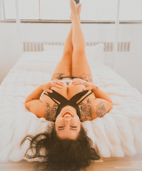 Nacktes geleaktes OnlyFans-Foto von Suki Jade