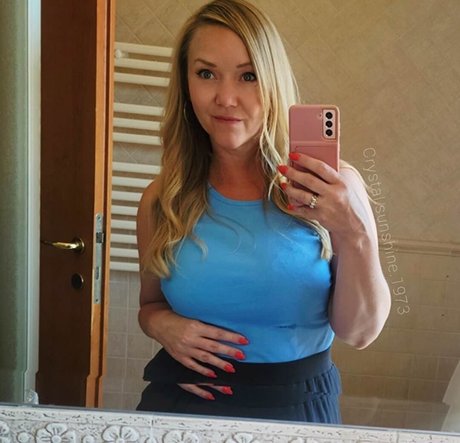 Alasti lekkinud OnlyFans-i pilt Crystal Sunshine