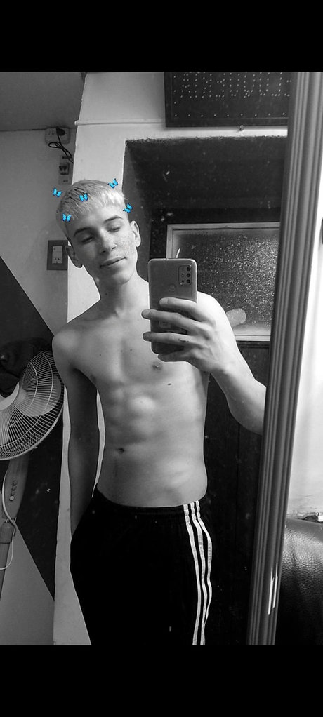 Foto di nudo di fuga di OnlyFans di Noel 