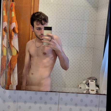 Foto di nudo di fuga di OnlyFans di Leo Micalizzi