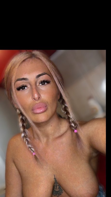 Alasti lekkinud OnlyFans-i pilt Lavi Lally Vip