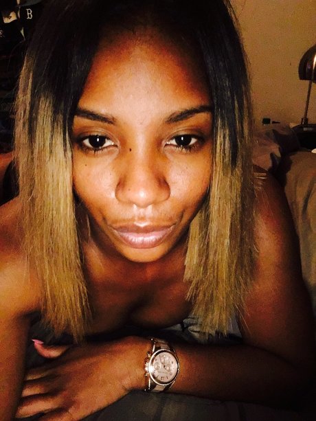 Naakte gelekte OnlyFans-foto van Laurenmaddison1129