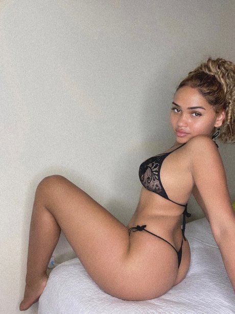 Обнаженная фотография утечки OnlyFans от Lina Mosquera