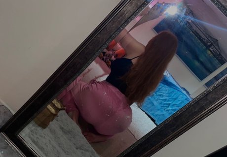 Alasti lekkinud OnlyFans-i pilt Cece