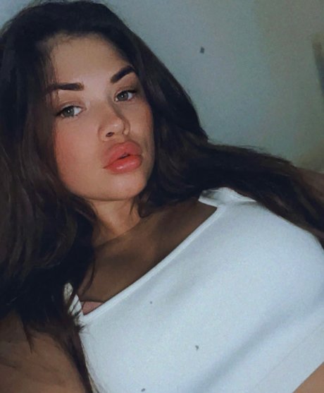Naken lekkede OnlyFans-bilde av Maddie
