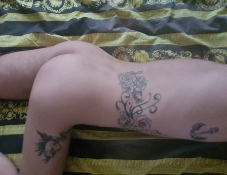 Обнаженная фотография утечки OnlyFans от Louis Delevingne