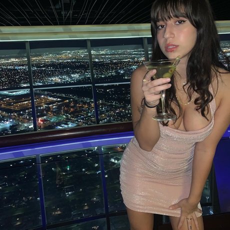 Nacktes geleaktes OnlyFans-Foto von Lola Yung