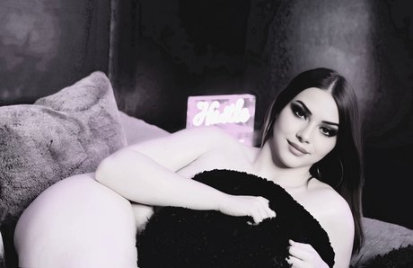 Naken läckt OnlyFans-bild av Lola Jane