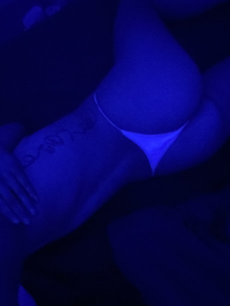 Honey OnlyFans泄露裸照