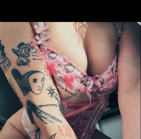 Nacktes geleaktes OnlyFans-Foto von C