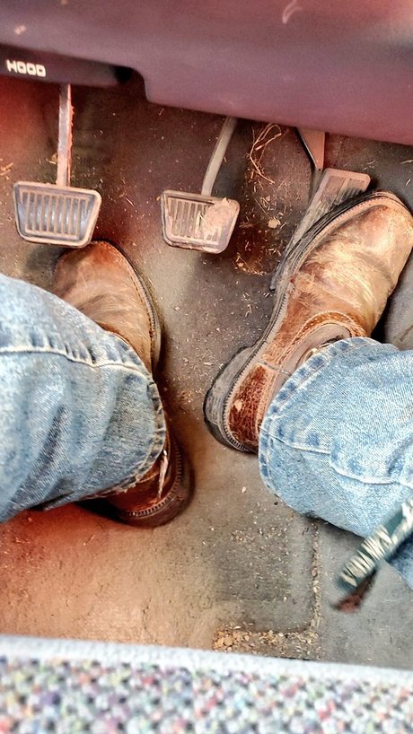 Foto di nudo di fuga di OnlyFans di Luke Hansen The Rugged Cowboy Farmer