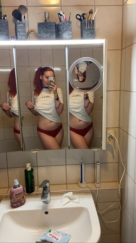 Обнаженная фотография утечки OnlyFans от Marlene