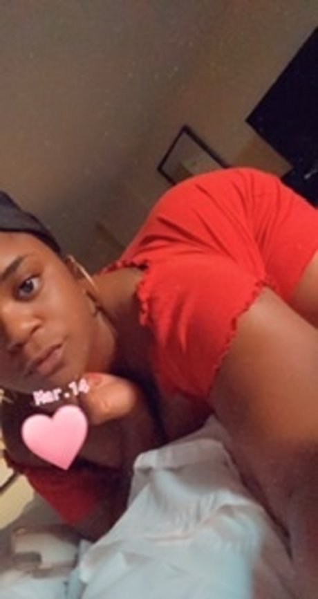 Foto di nudo di fuga di OnlyFans di Mariemontana