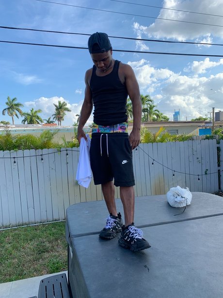 Photo nue de fuite OnlyFans de Daddy Long Bone