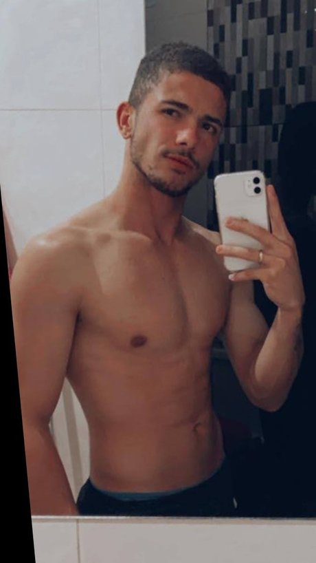 Naken läckt OnlyFans-bild av Luciano Do Carmo Rabelo