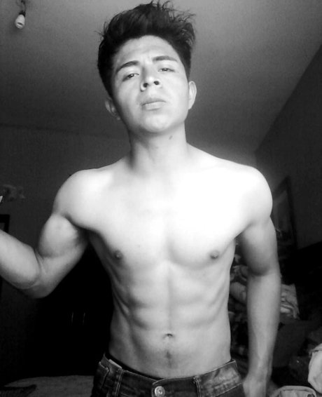 Naken lekkede OnlyFans-bilde av Mahum