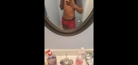 Nacktes geleaktes OnlyFans-Foto von Malik