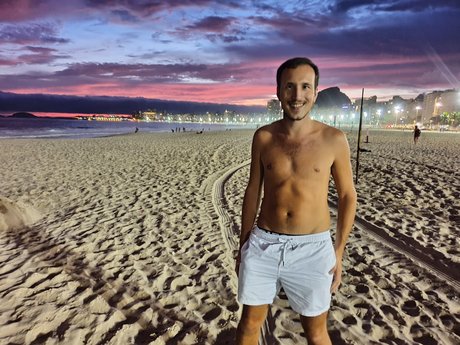 Nahá fotka uniklých OnlyFans od Max Angel