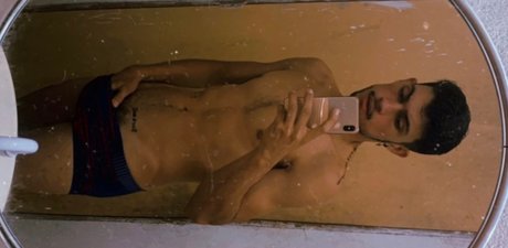 Naken lekkede OnlyFans-bilde av Mauricelio Olivindo