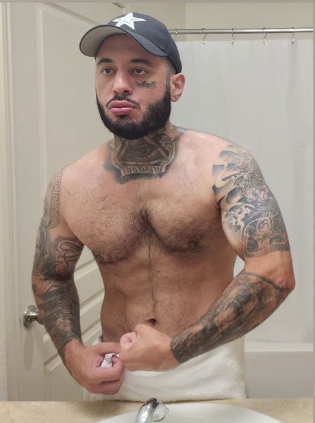 Nahá fotka uniklých OnlyFans od Matt Simon Tv