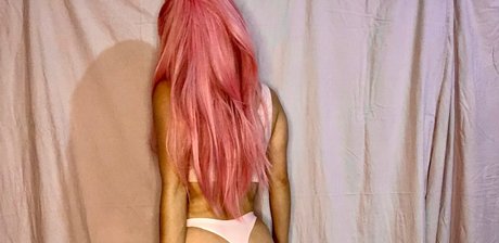 Обнаженная фотография утечки OnlyFans от Mia Zhizah