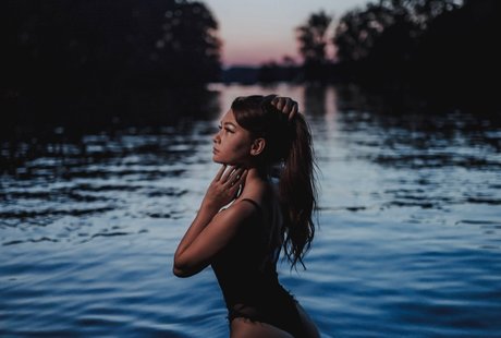 Naakte gelekte OnlyFans-foto van Mia Elisabeth