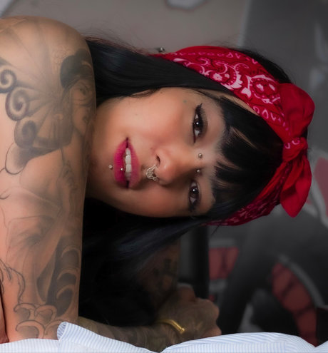 Naken lekkede OnlyFans-bilde av Metal Flake 