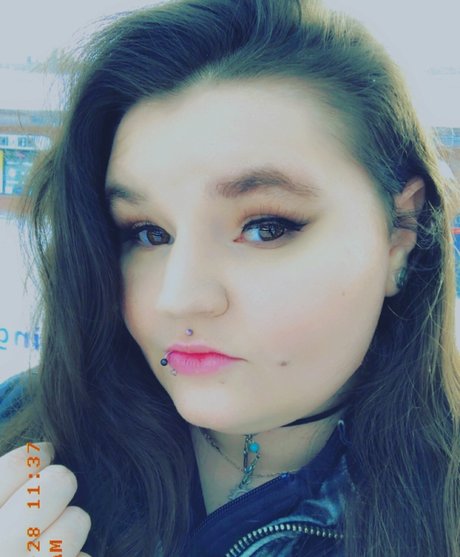 Nahá fotka uniklých OnlyFans od Sunny Carrier