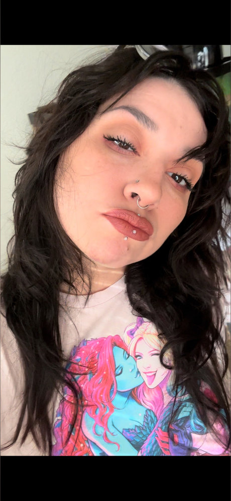 Foto di nudo di fuga di OnlyFans di Moogrosa