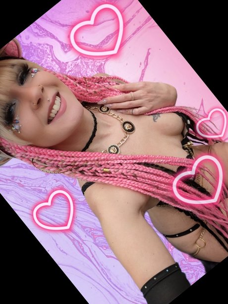 Naakte gelekte OnlyFans-foto van Xmollimoonshinex