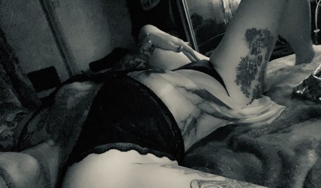 Foto di nudo di fuga di OnlyFans di Mixie