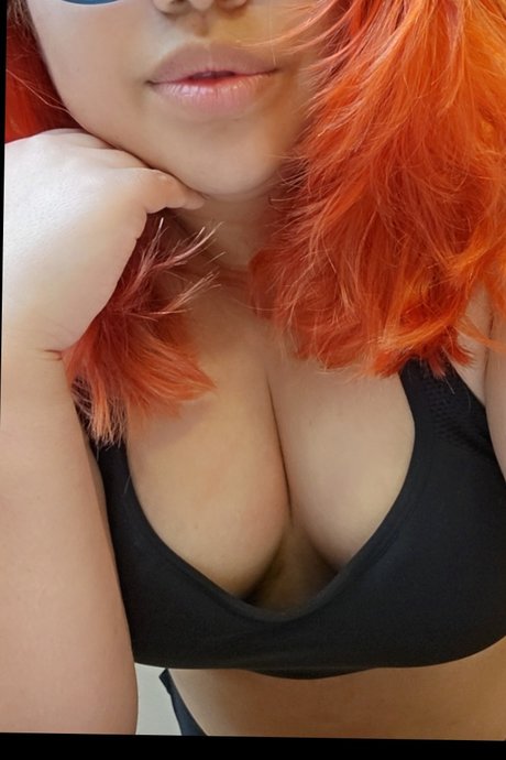 Naken läckt OnlyFans-bild av Mimi